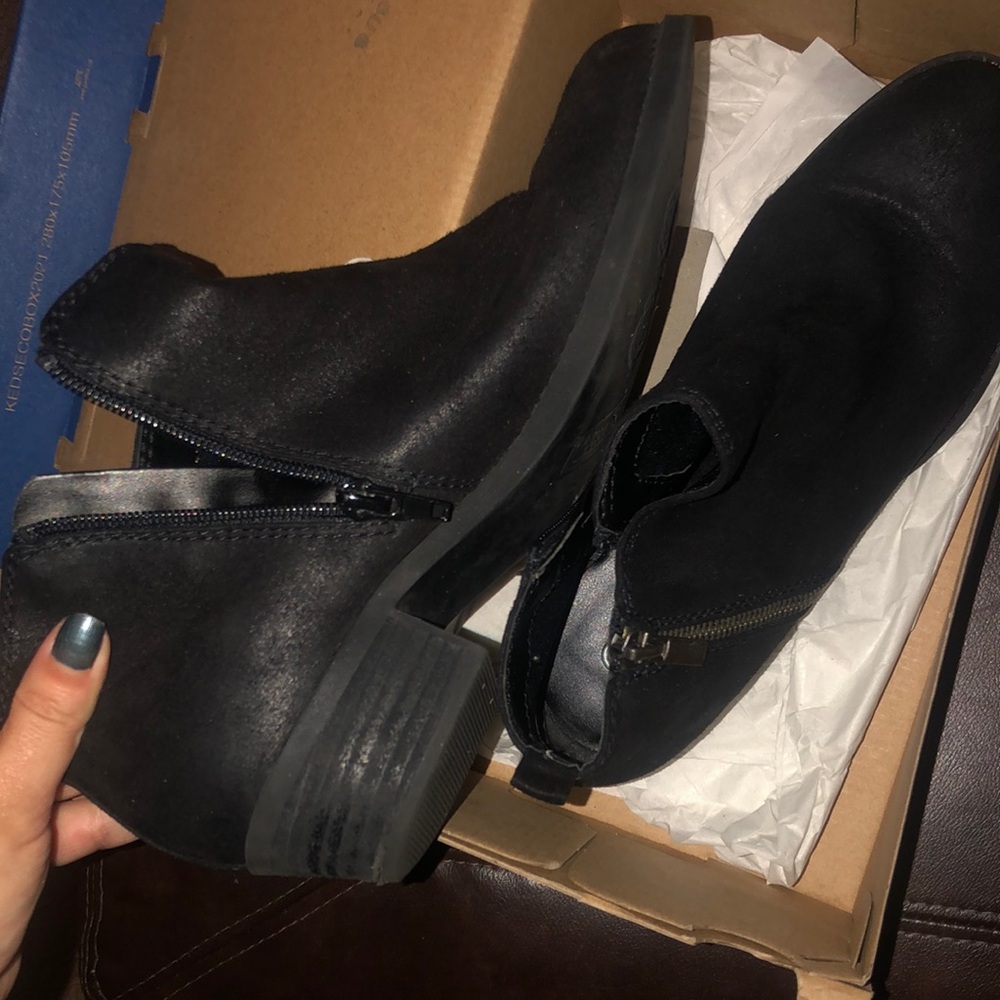 Carlos Santana womens booties EUC